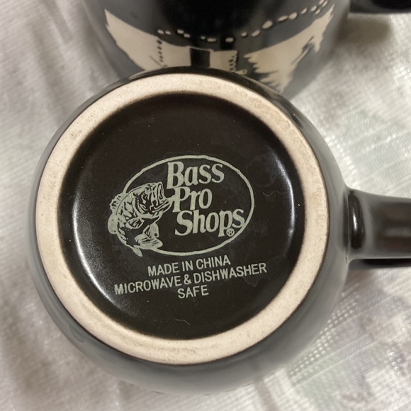 Bass Pro Shops Black & White Cabin Mugs Cups Outdoor Camping 12oz  Set of 2 - Picture 6 of 8